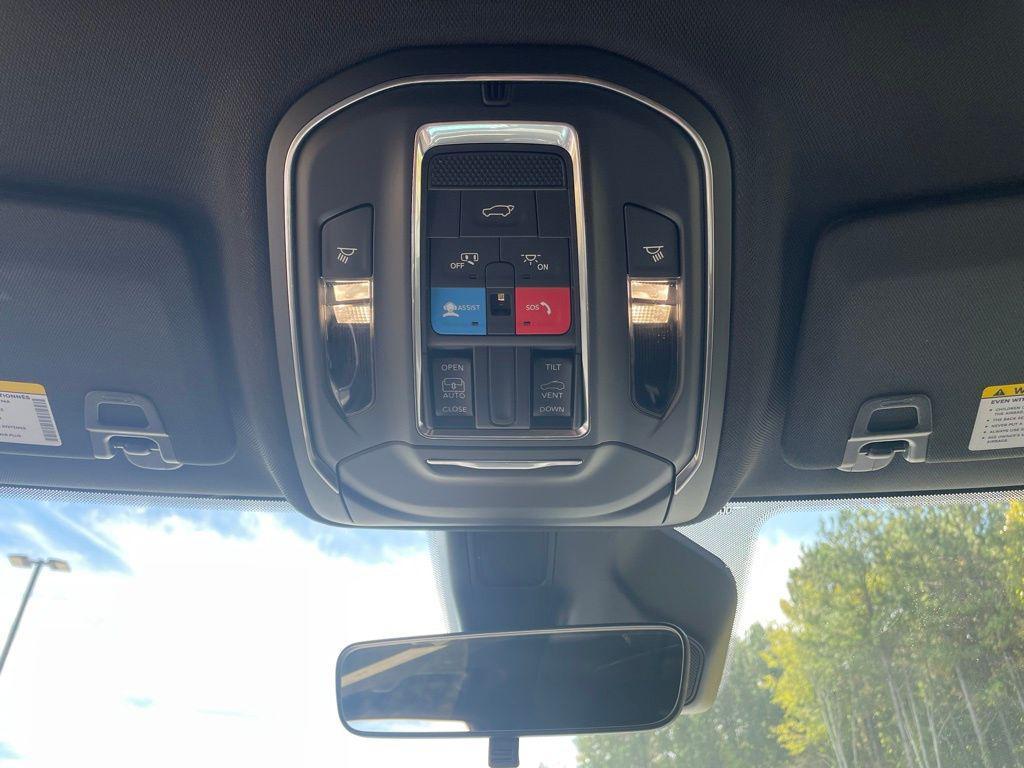 new 2025 Jeep Grand Cherokee car, priced at $38,218