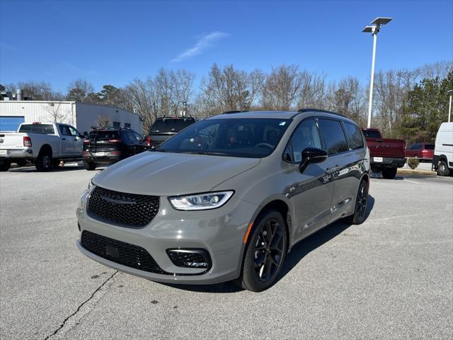 new 2025 Chrysler Pacifica car, priced at $48,054