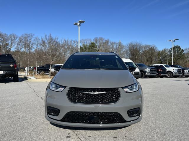 new 2025 Chrysler Pacifica car, priced at $48,054