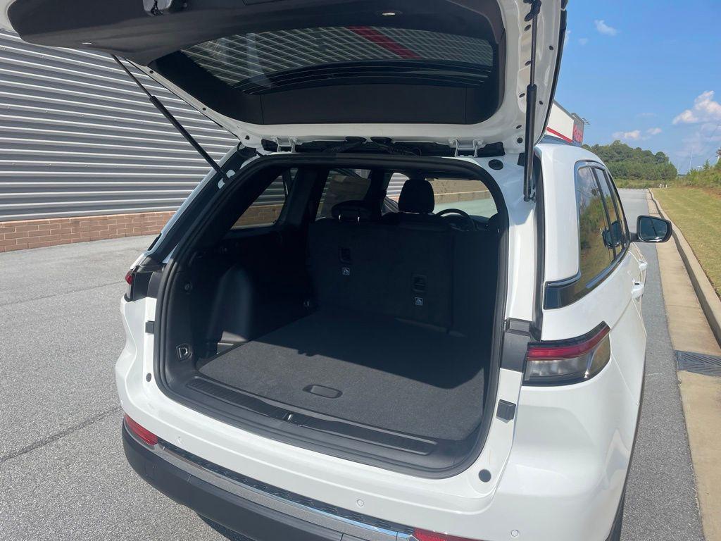 new 2025 Jeep Grand Cherokee car, priced at $35,256
