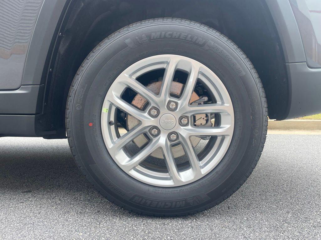 new 2025 Jeep Grand Cherokee car, priced at $35,774