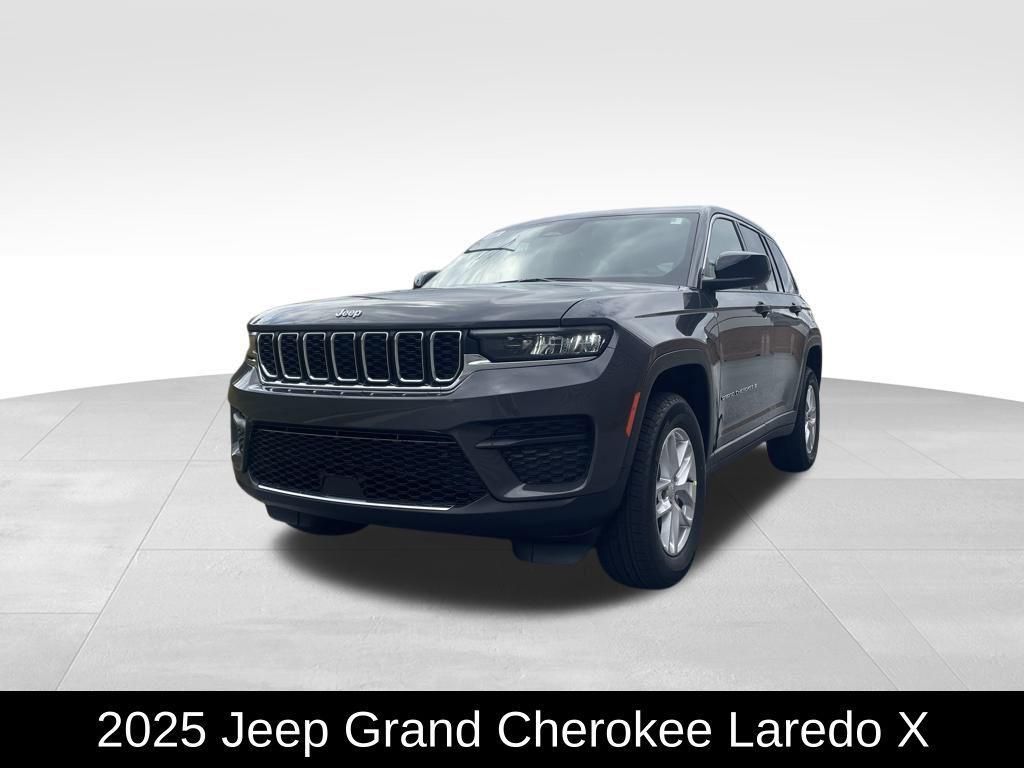 new 2025 Jeep Grand Cherokee car, priced at $33,274