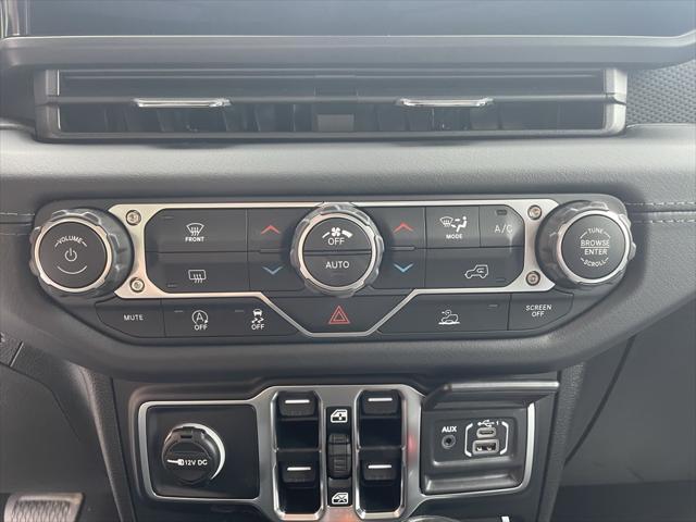 new 2025 Jeep Gladiator car, priced at $47,430