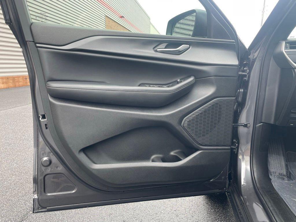 new 2025 Jeep Grand Cherokee L car, priced at $35,206