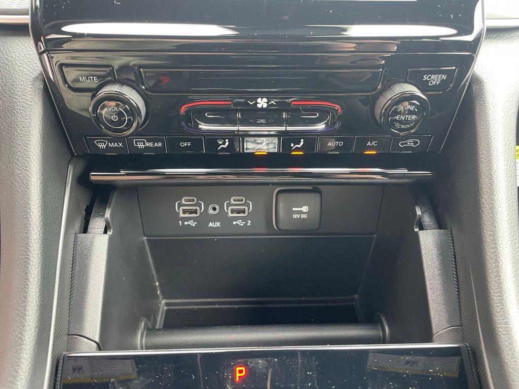 new 2025 Jeep Grand Cherokee car, priced at $33,174