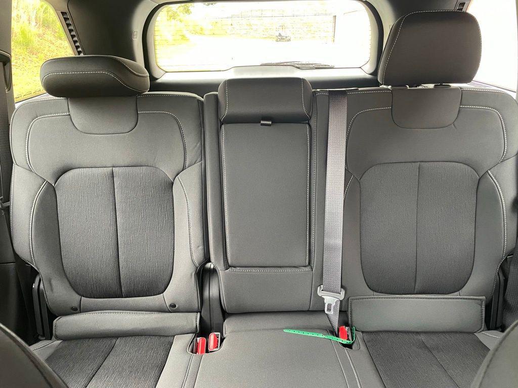 new 2025 Jeep Grand Cherokee car, priced at $33,174