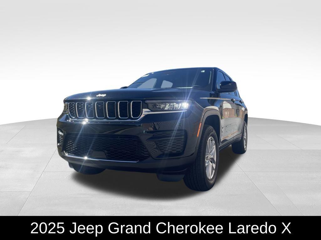 new 2025 Jeep Grand Cherokee car, priced at $35,336