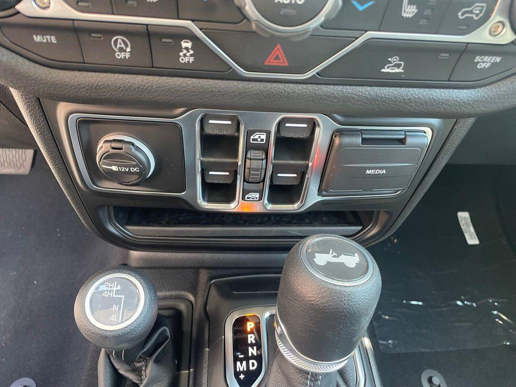 new 2025 Jeep Wrangler car, priced at $42,579
