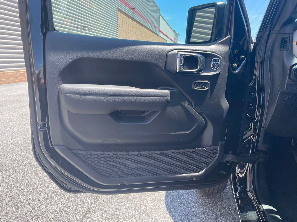 new 2025 Jeep Wrangler car, priced at $42,579