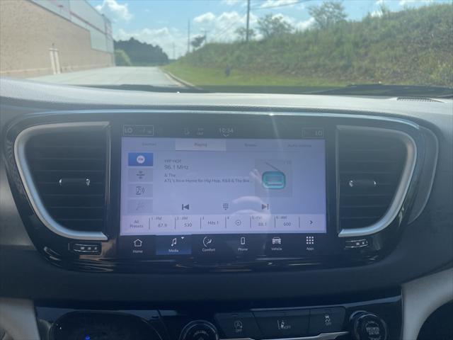 used 2022 Chrysler Pacifica car