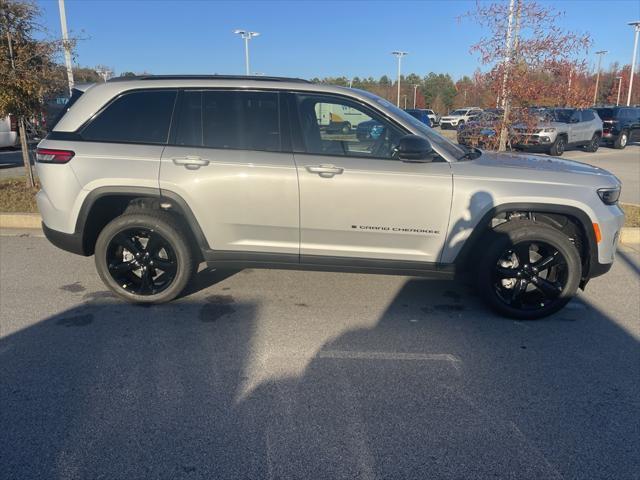 new 2025 Jeep Grand Cherokee car, priced at $53,382