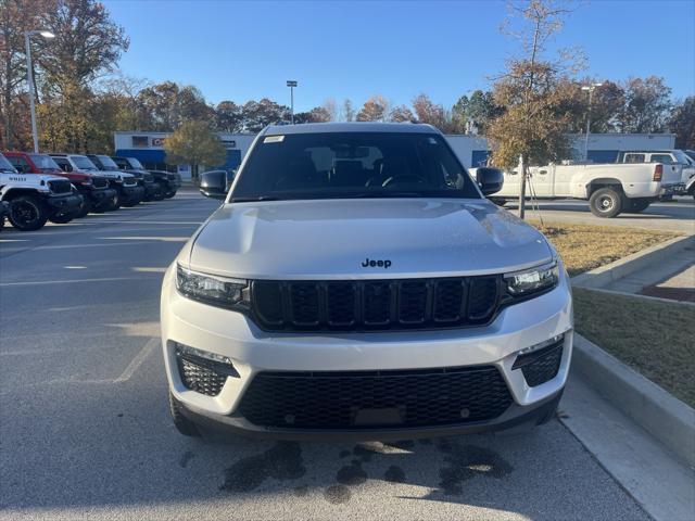 new 2025 Jeep Grand Cherokee car, priced at $53,382