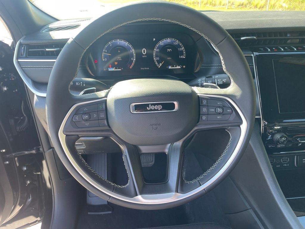 new 2025 Jeep Grand Cherokee car, priced at $33,274