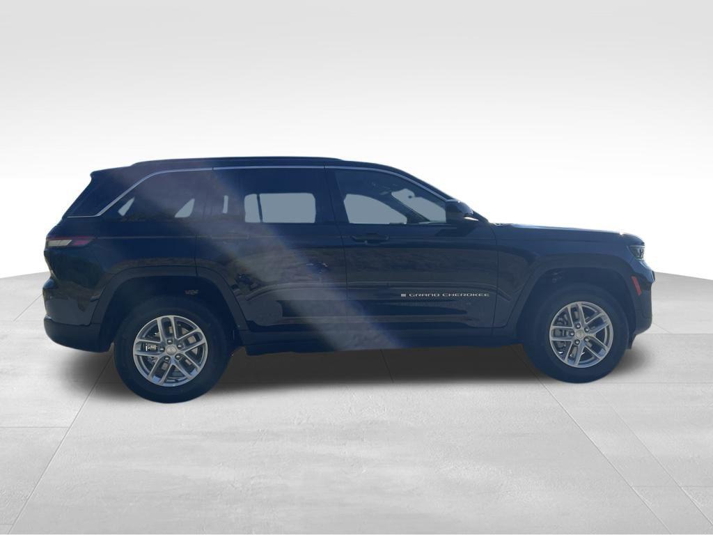 new 2025 Jeep Grand Cherokee car, priced at $33,274