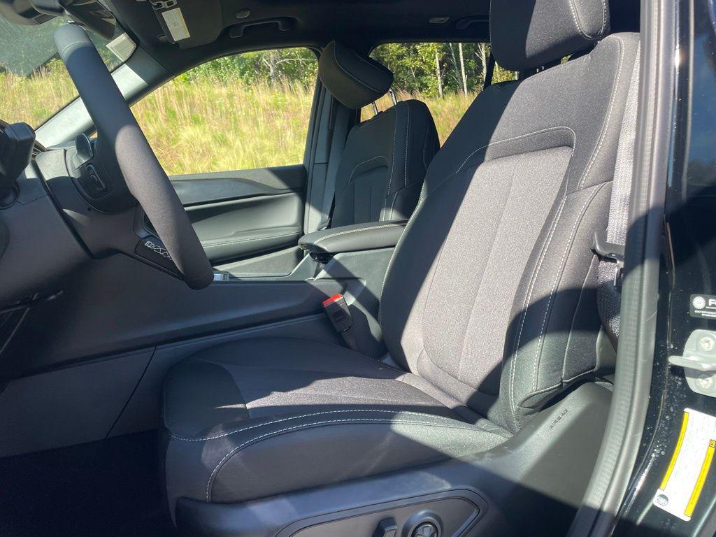 new 2025 Jeep Grand Cherokee car, priced at $33,274