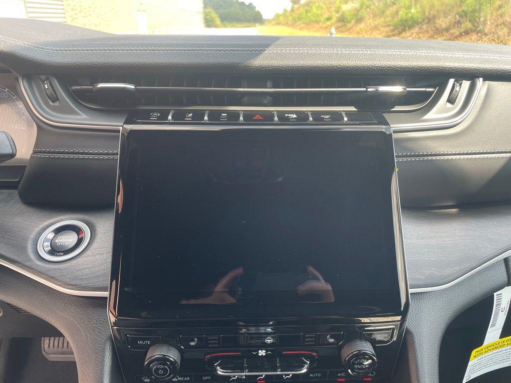 new 2025 Jeep Grand Cherokee car, priced at $44,319