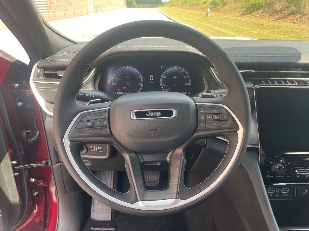 new 2025 Jeep Grand Cherokee car, priced at $44,319