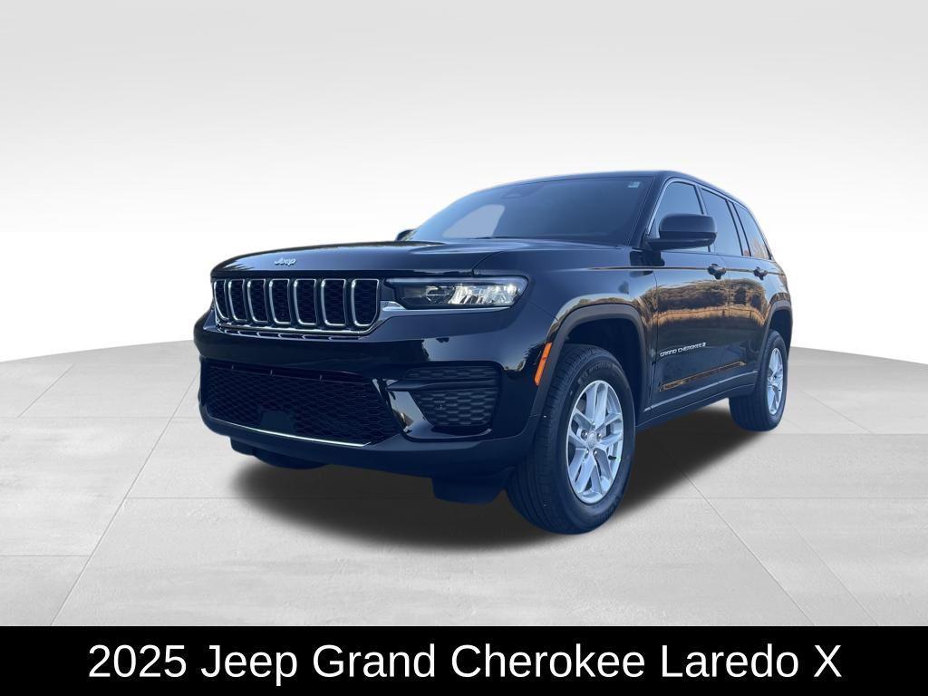 new 2025 Jeep Grand Cherokee car, priced at $35,174