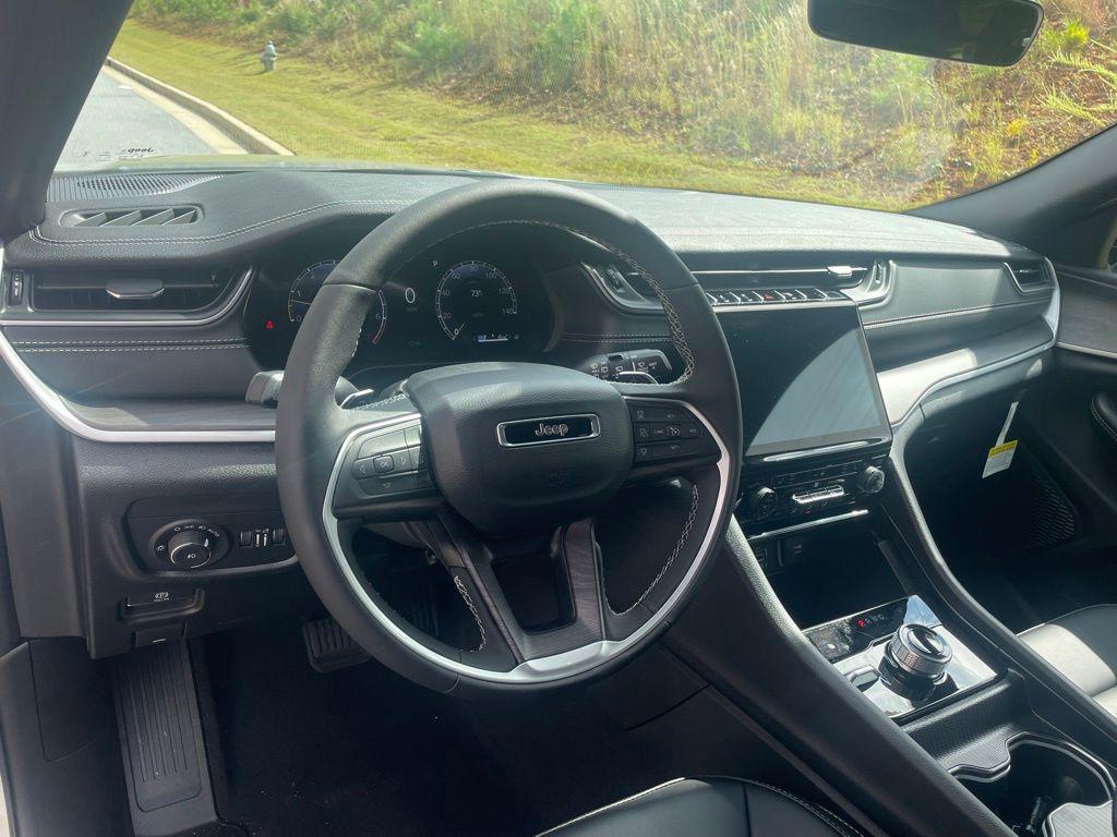 new 2025 Jeep Grand Cherokee car, priced at $48,407