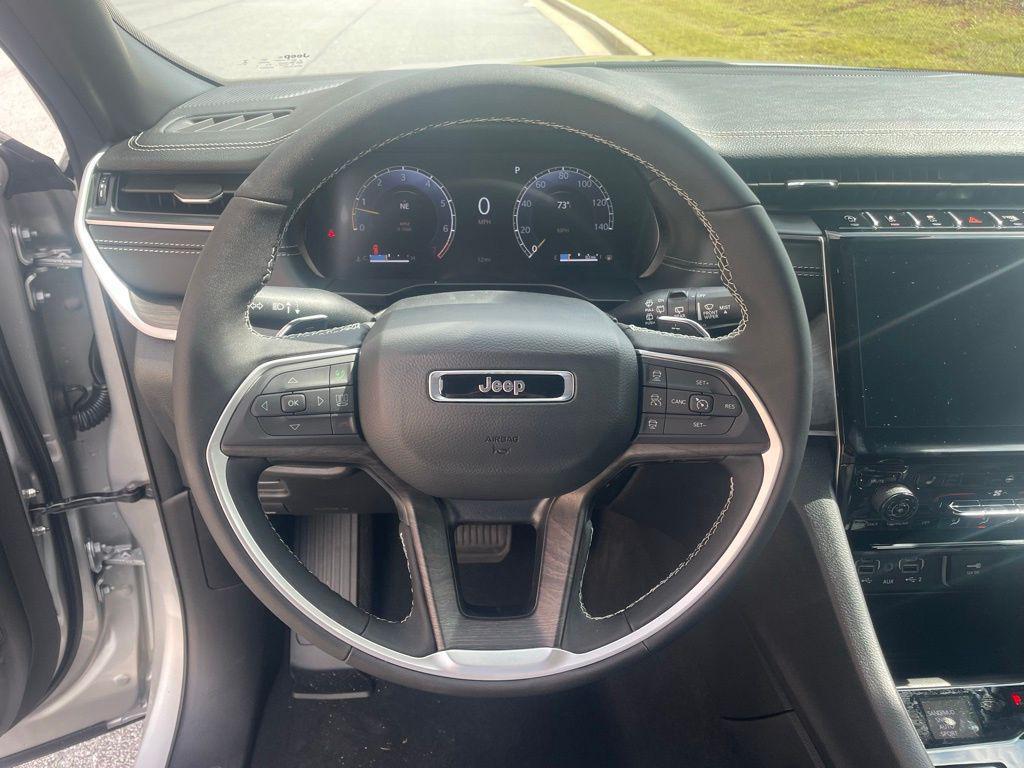 new 2025 Jeep Grand Cherokee car, priced at $48,407