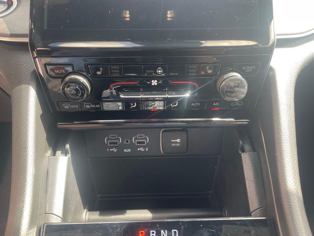 new 2025 Jeep Grand Cherokee car, priced at $48,407