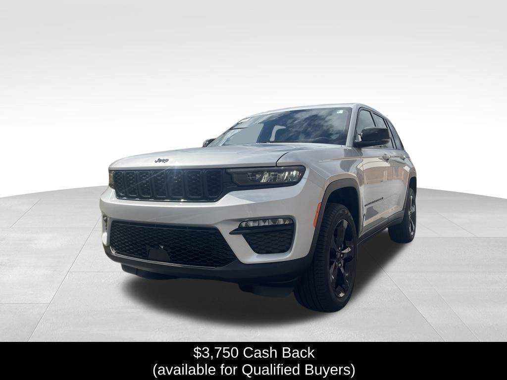new 2025 Jeep Grand Cherokee car, priced at $45,657