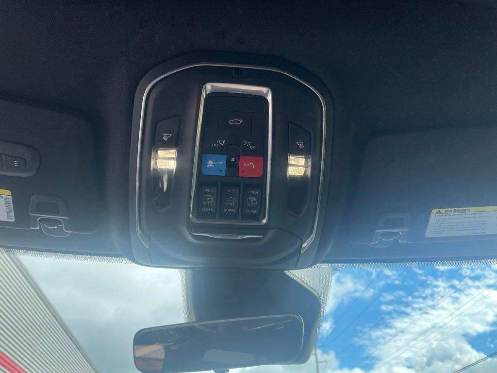 new 2025 Jeep Grand Cherokee car, priced at $48,407