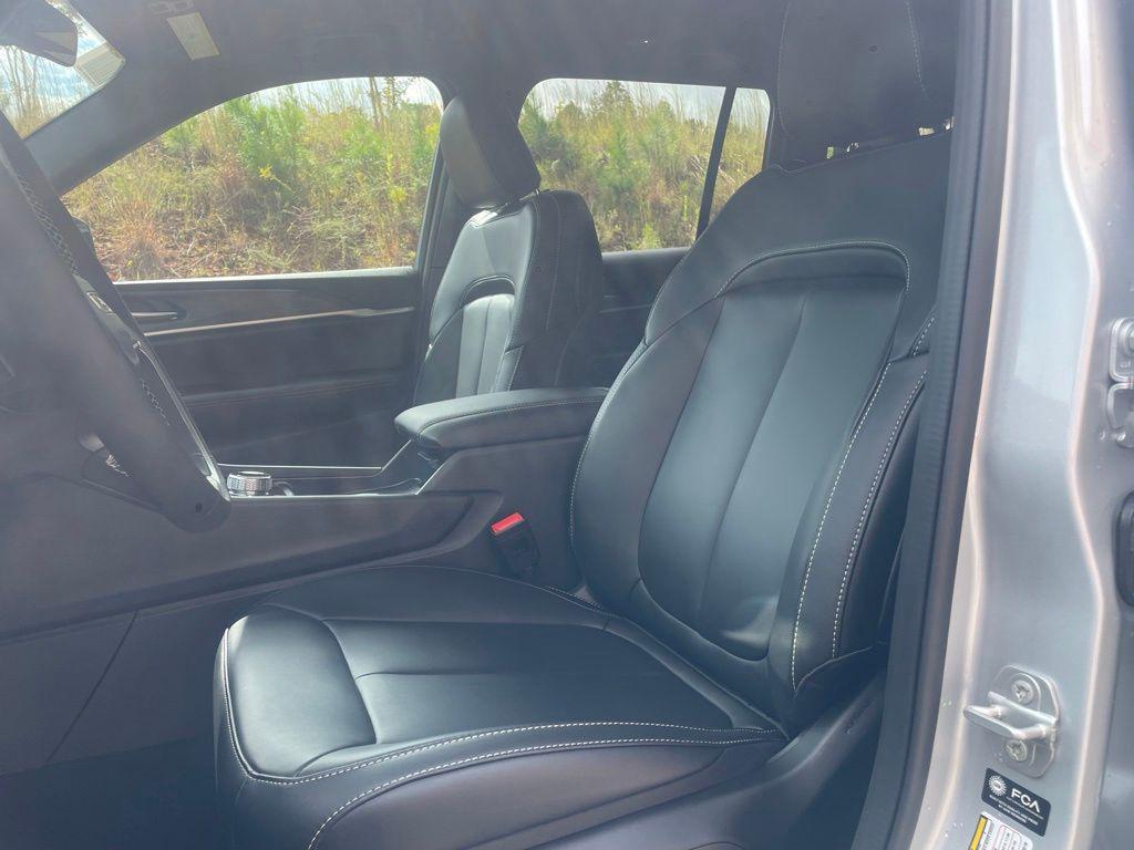 new 2025 Jeep Grand Cherokee car, priced at $48,407