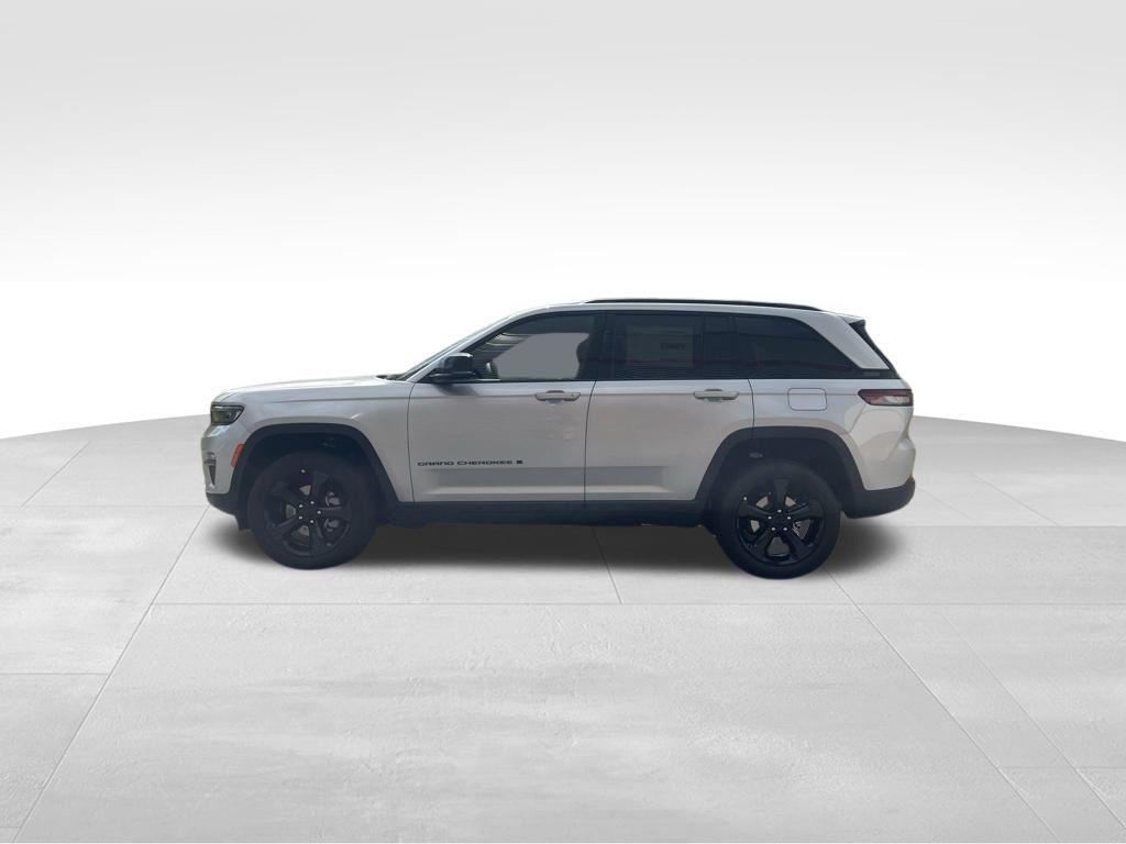 new 2025 Jeep Grand Cherokee car, priced at $48,407