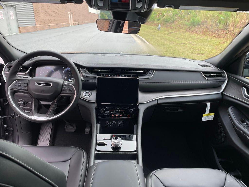 new 2025 Jeep Grand Cherokee L car, priced at $43,186