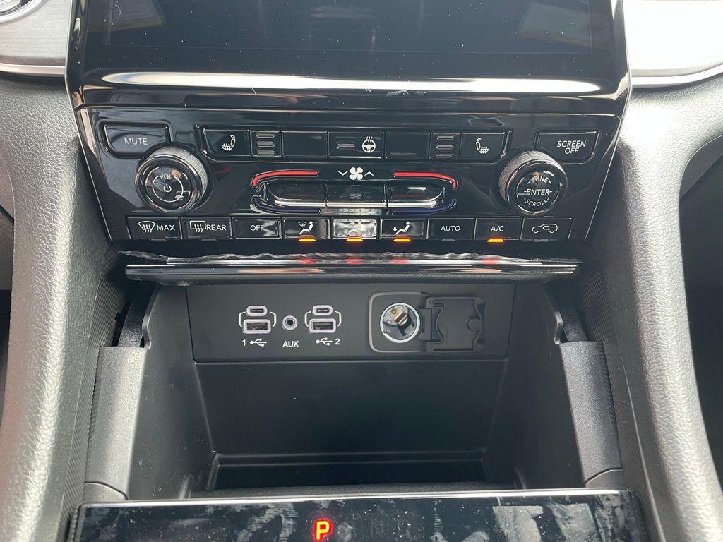 new 2025 Jeep Grand Cherokee L car, priced at $43,186