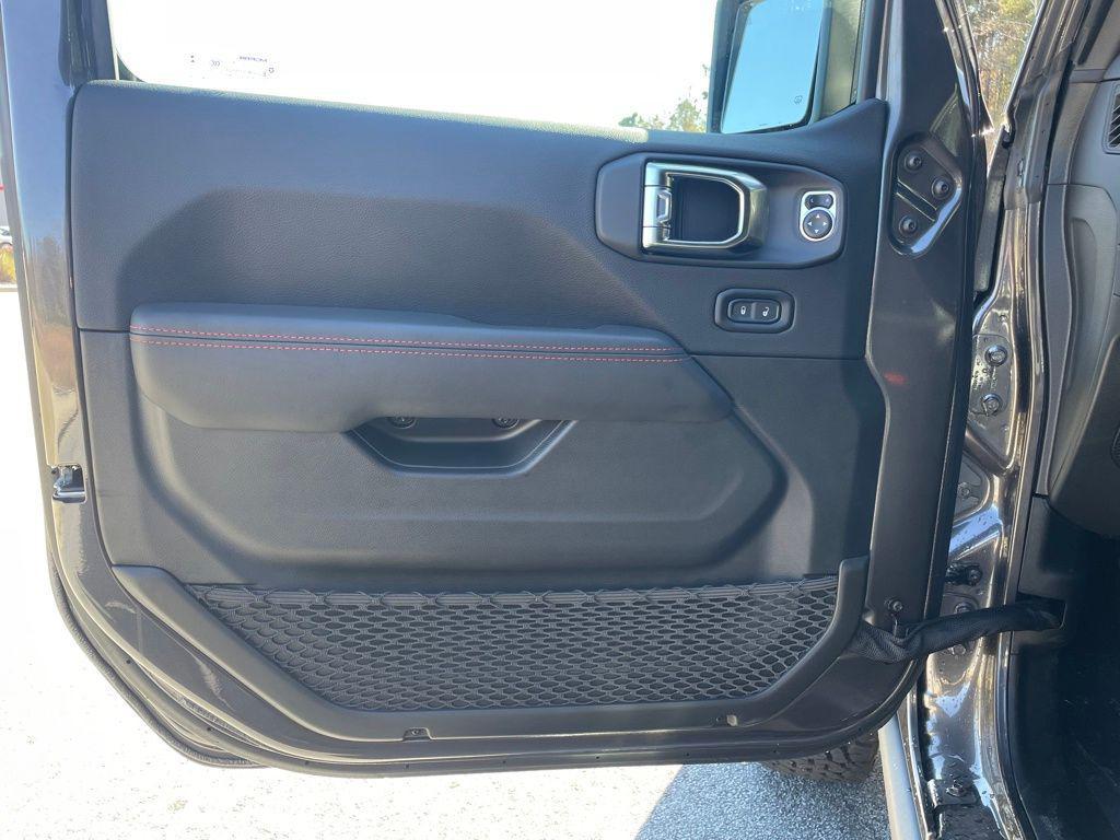 new 2025 Jeep Wrangler car, priced at $59,939