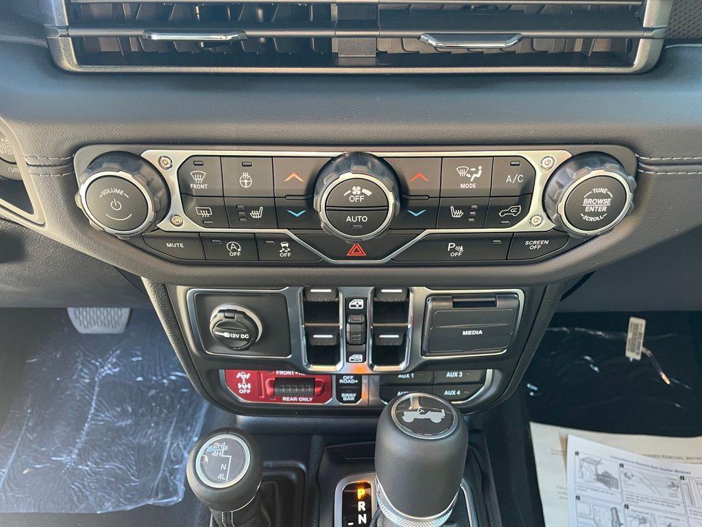 new 2025 Jeep Wrangler car, priced at $59,939