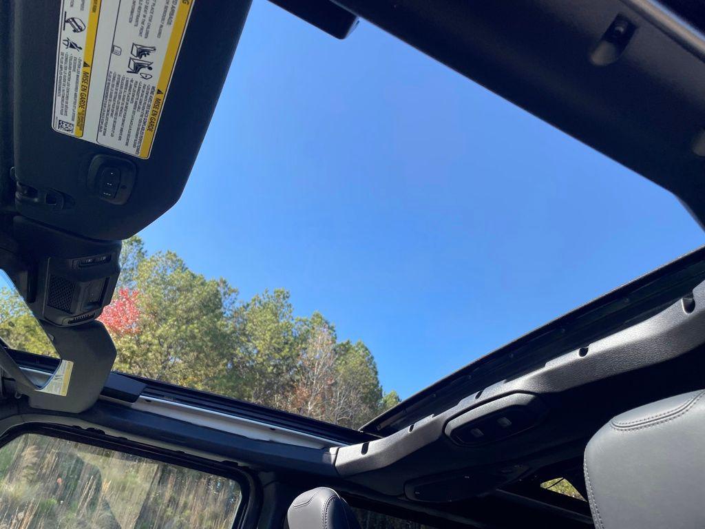 new 2025 Jeep Wrangler car, priced at $59,939