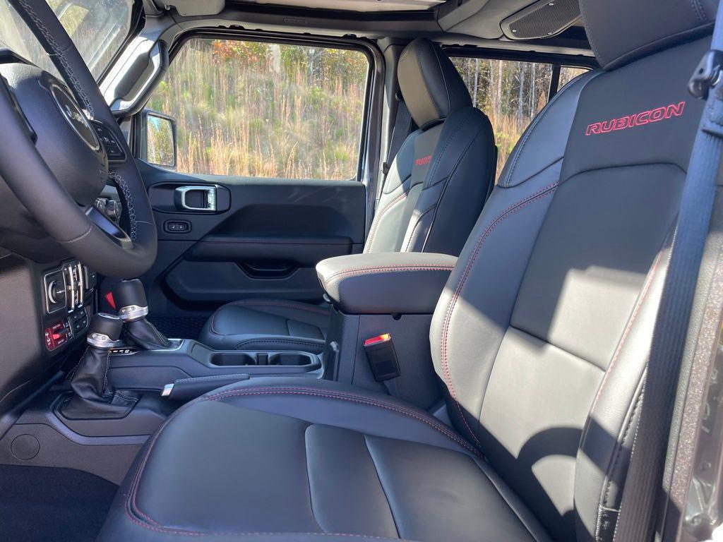 new 2025 Jeep Wrangler car, priced at $59,939