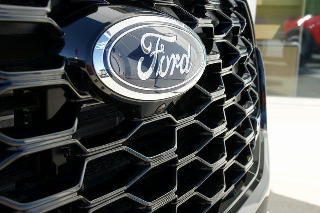 new 2025 Ford Explorer car, priced at $55,911