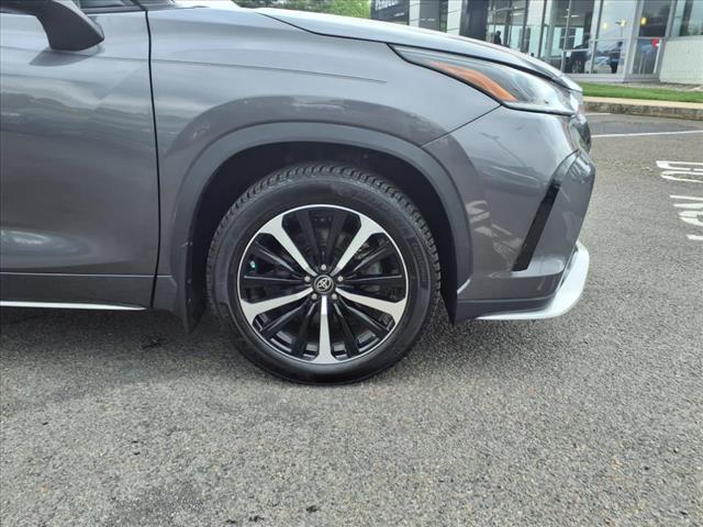 used 2022 Toyota Highlander car, priced at $38,000