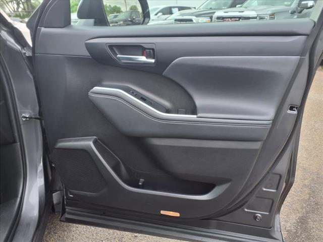 used 2022 Toyota Highlander car, priced at $38,000