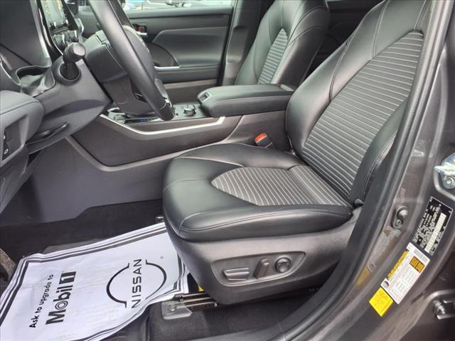 used 2022 Toyota Highlander car, priced at $38,000