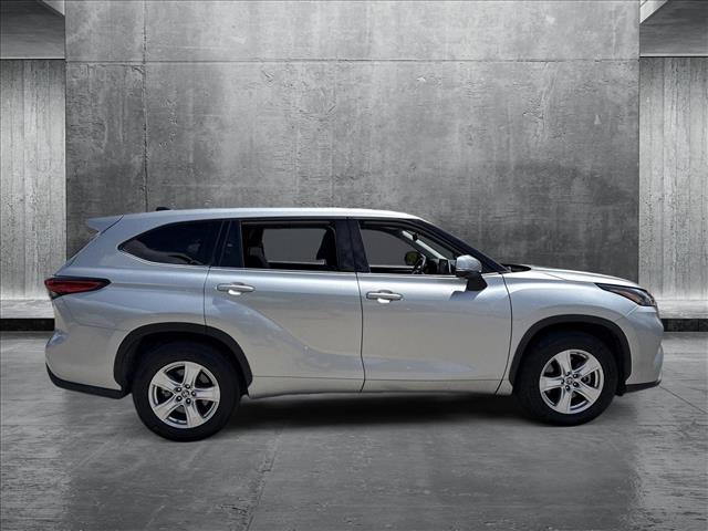 used 2022 Toyota Highlander car, priced at $27,991