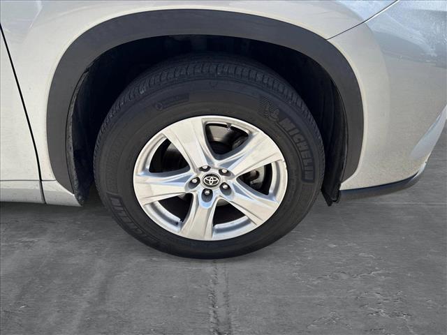 used 2022 Toyota Highlander car, priced at $27,991