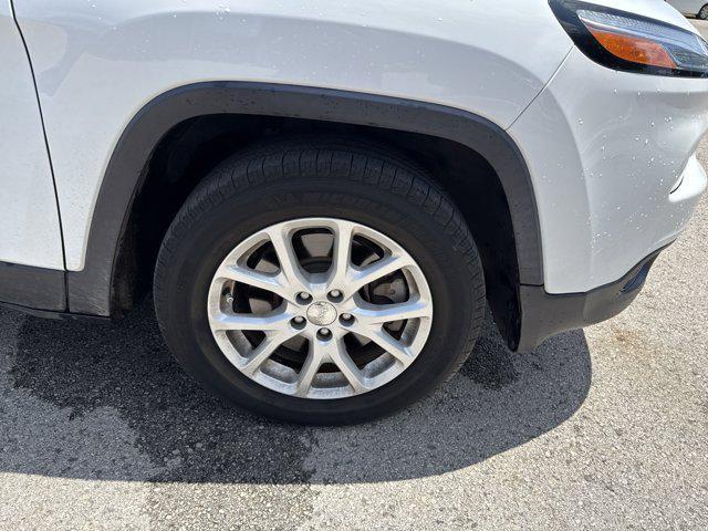 used 2017 Jeep Cherokee car, priced at $12,990