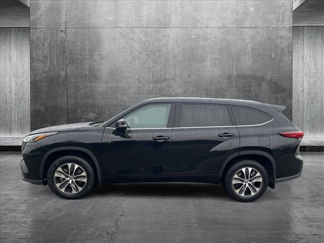 used 2022 Toyota Highlander car, priced at $34,991