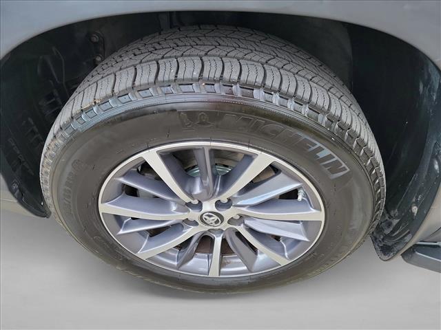 used 2019 Toyota Highlander car, priced at $27,492