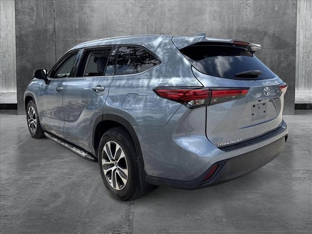 used 2022 Toyota Highlander car, priced at $35,995