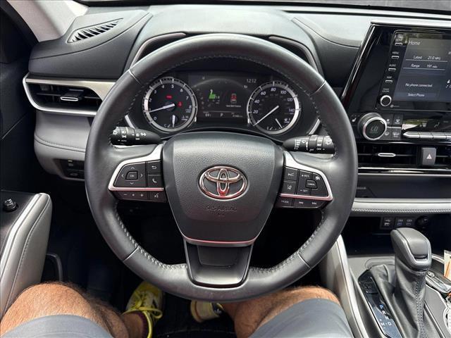 used 2022 Toyota Highlander car, priced at $35,995