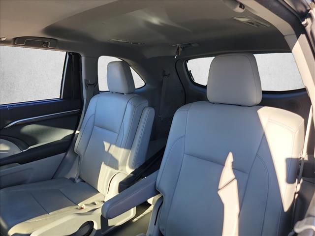 used 2015 Toyota Highlander car, priced at $14,991