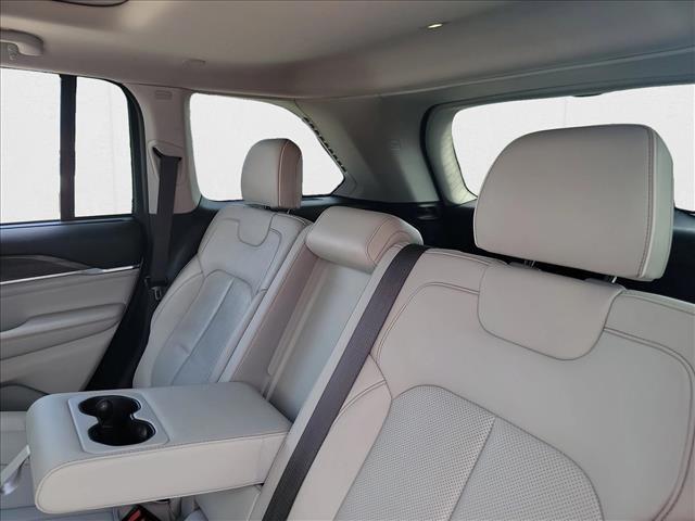 used 2022 Jeep Grand Cherokee car, priced at $29,996