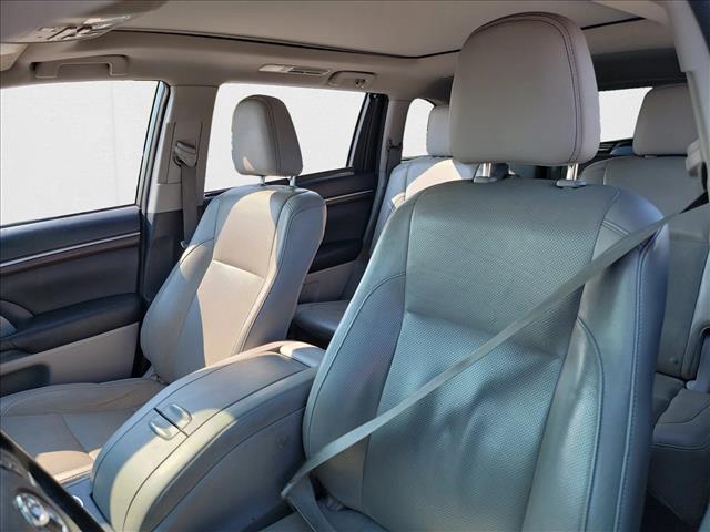 used 2015 Toyota Highlander car, priced at $13,995
