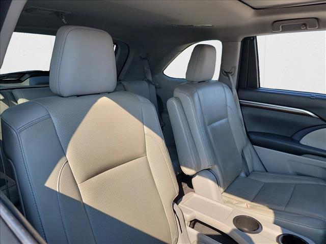 used 2015 Toyota Highlander car, priced at $13,995
